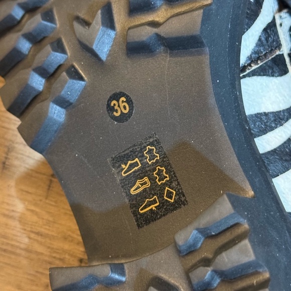 All Black Lugg Lady Loafer Sz 36, 5.5US - Picture 7 of 8